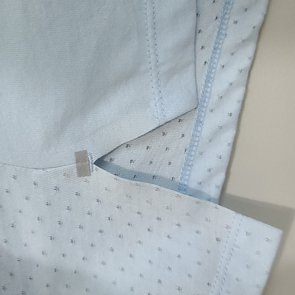 Nike Running 🏃‍♀️ Women's Medium Dri-Fit Shirt - Picture 6 of 7